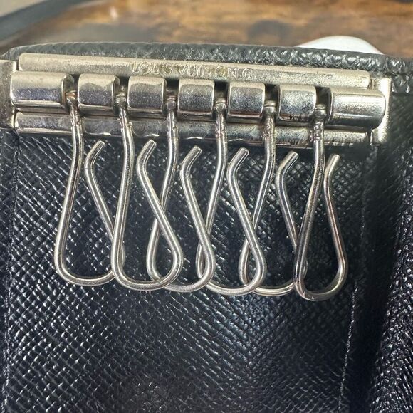 Louis Vuitton Black Taiga Leather 6 Key Case Holder - Picture 10 of 13